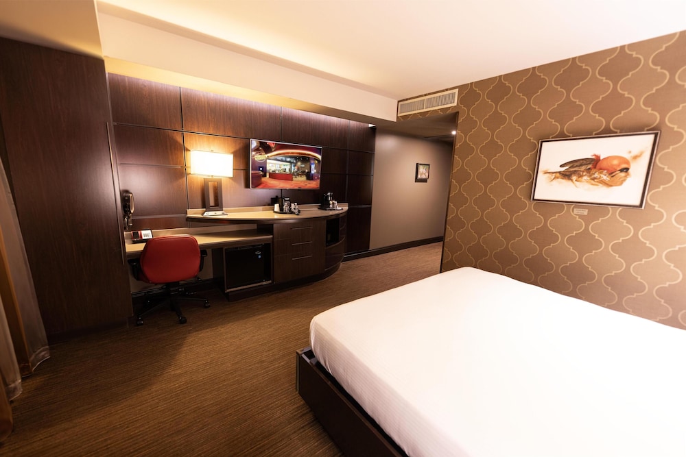 Cherokee Casino & Hotel Roland 21/71