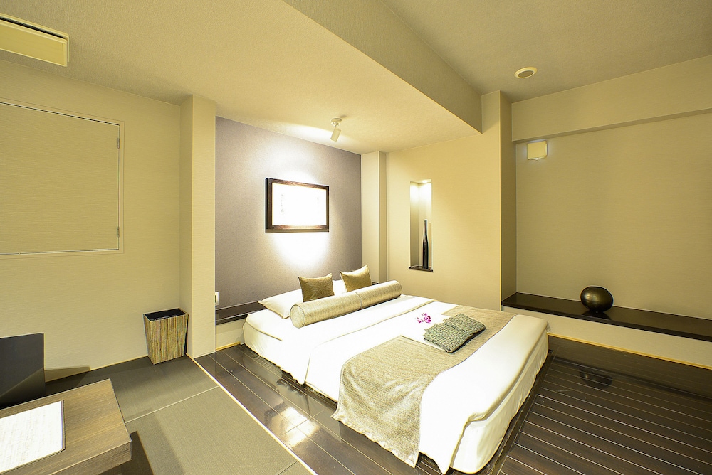 SUPERIOR, DOUBLE BED