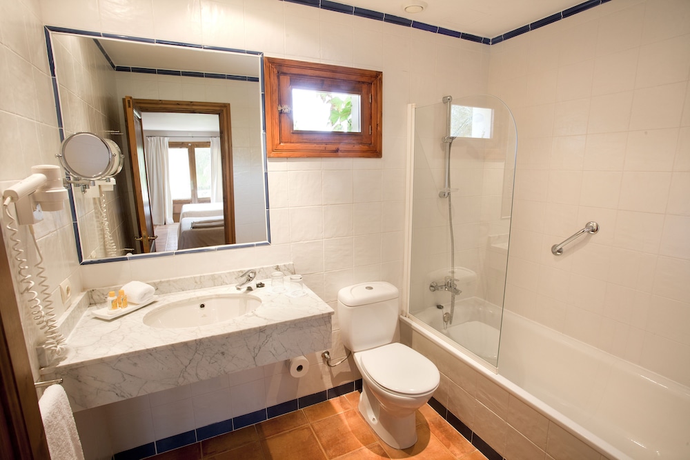 SON CORB BOUTIQUE HOTEL 32/33