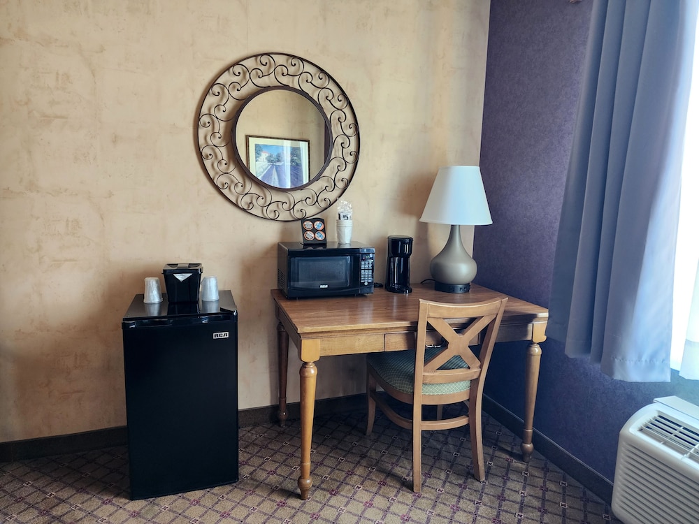 Robinson Rancheria Resort and Casino 24/28