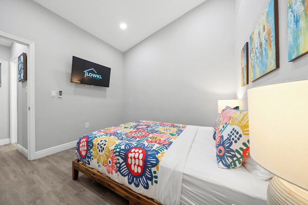The Bridge at Cordova Boutique Hotel and Hostel 11/51