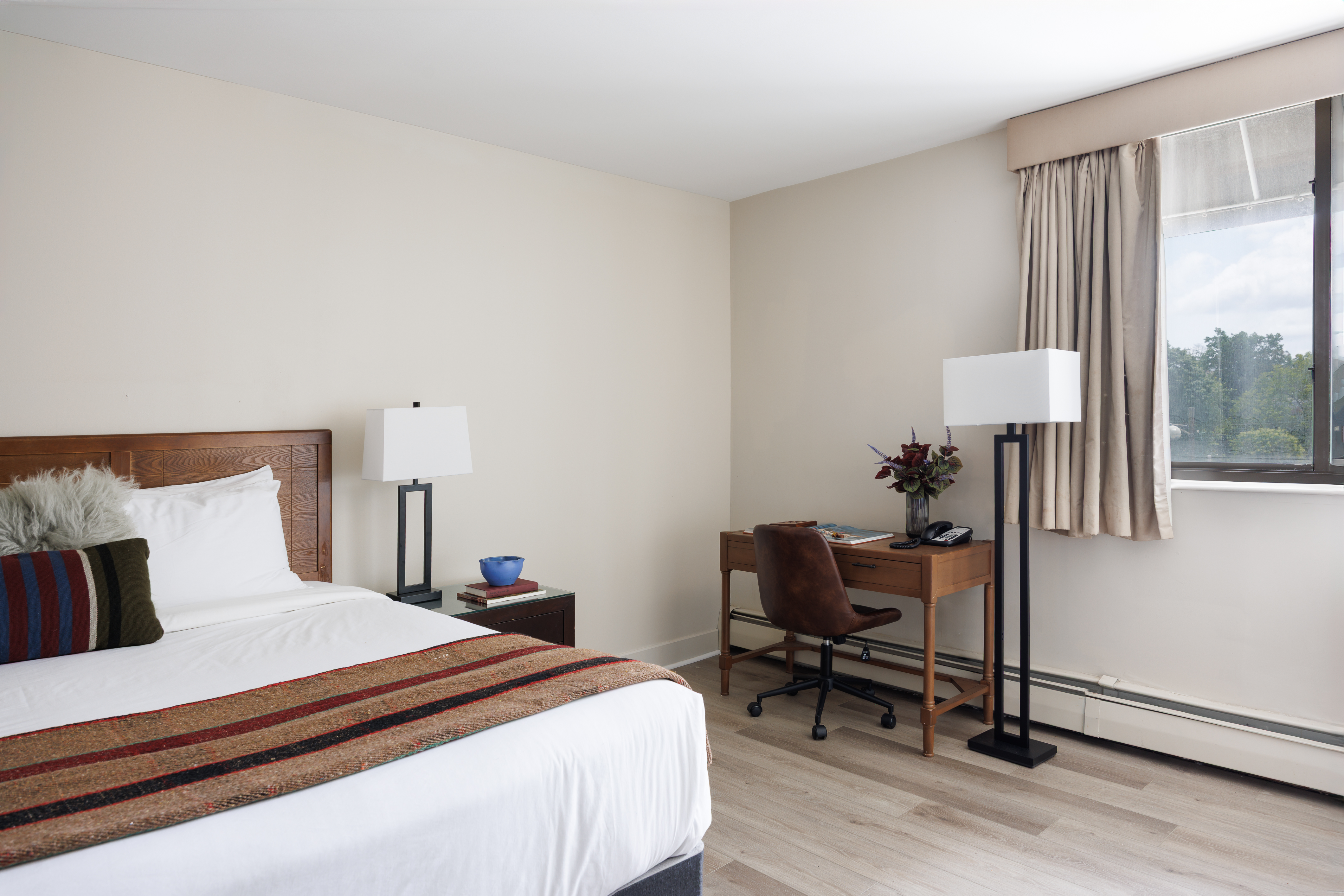 غرفة بسرير كينج، The Andrew Hotel 2/4