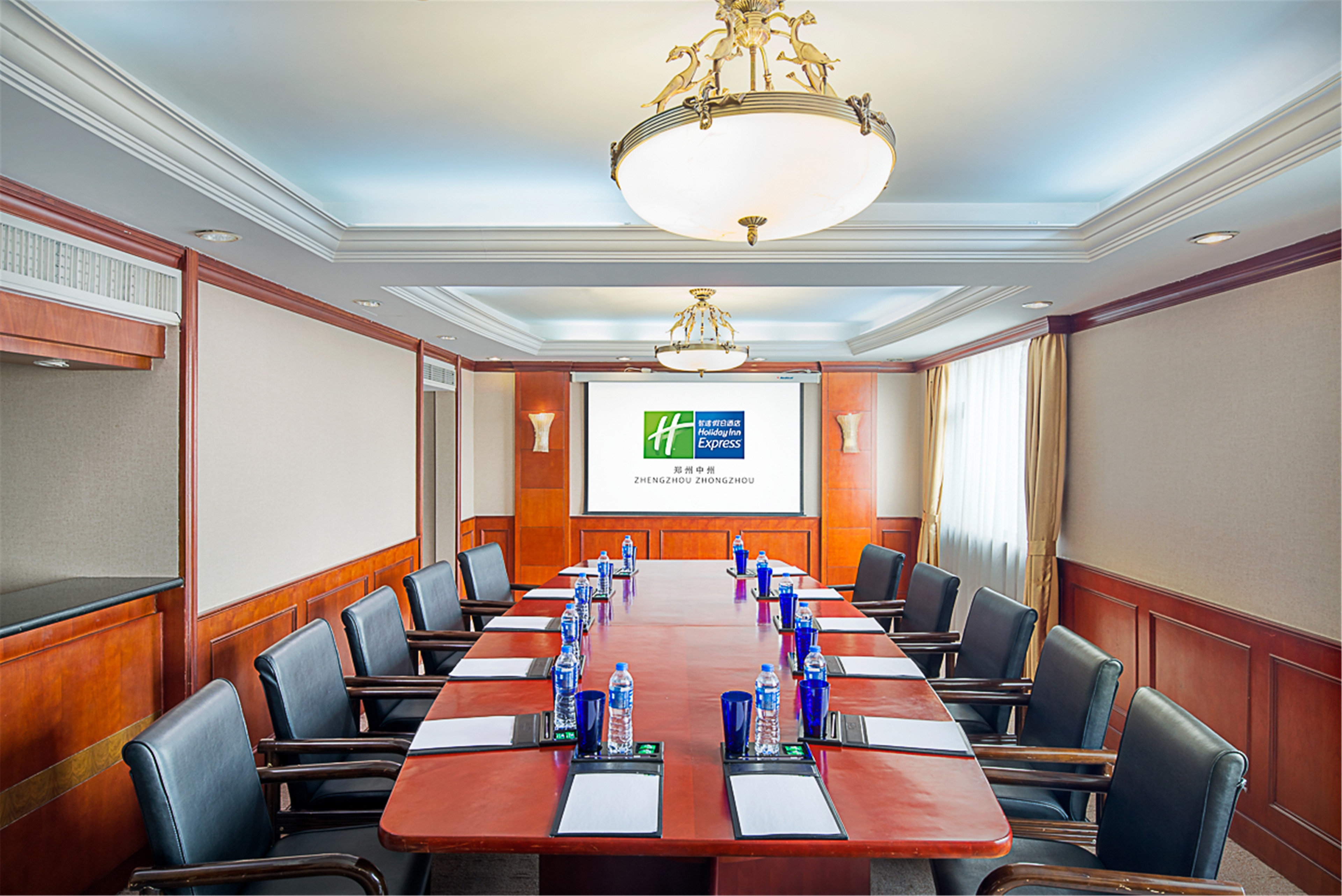 Holiday Inn Express Zhengzhou 20/25