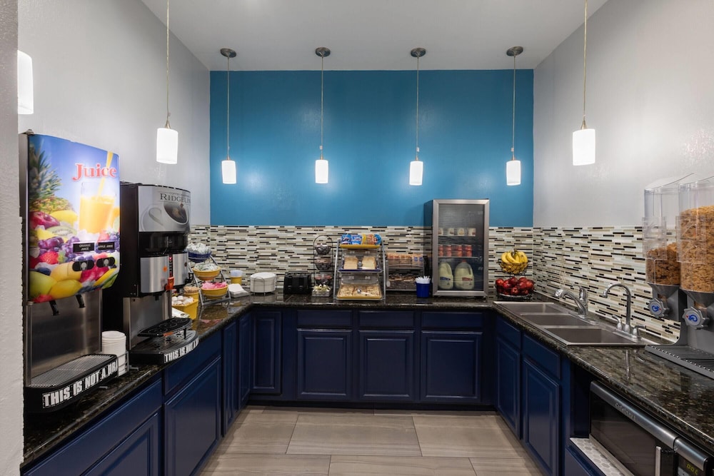 Days Inn By Wyndham El Paso West 28/50