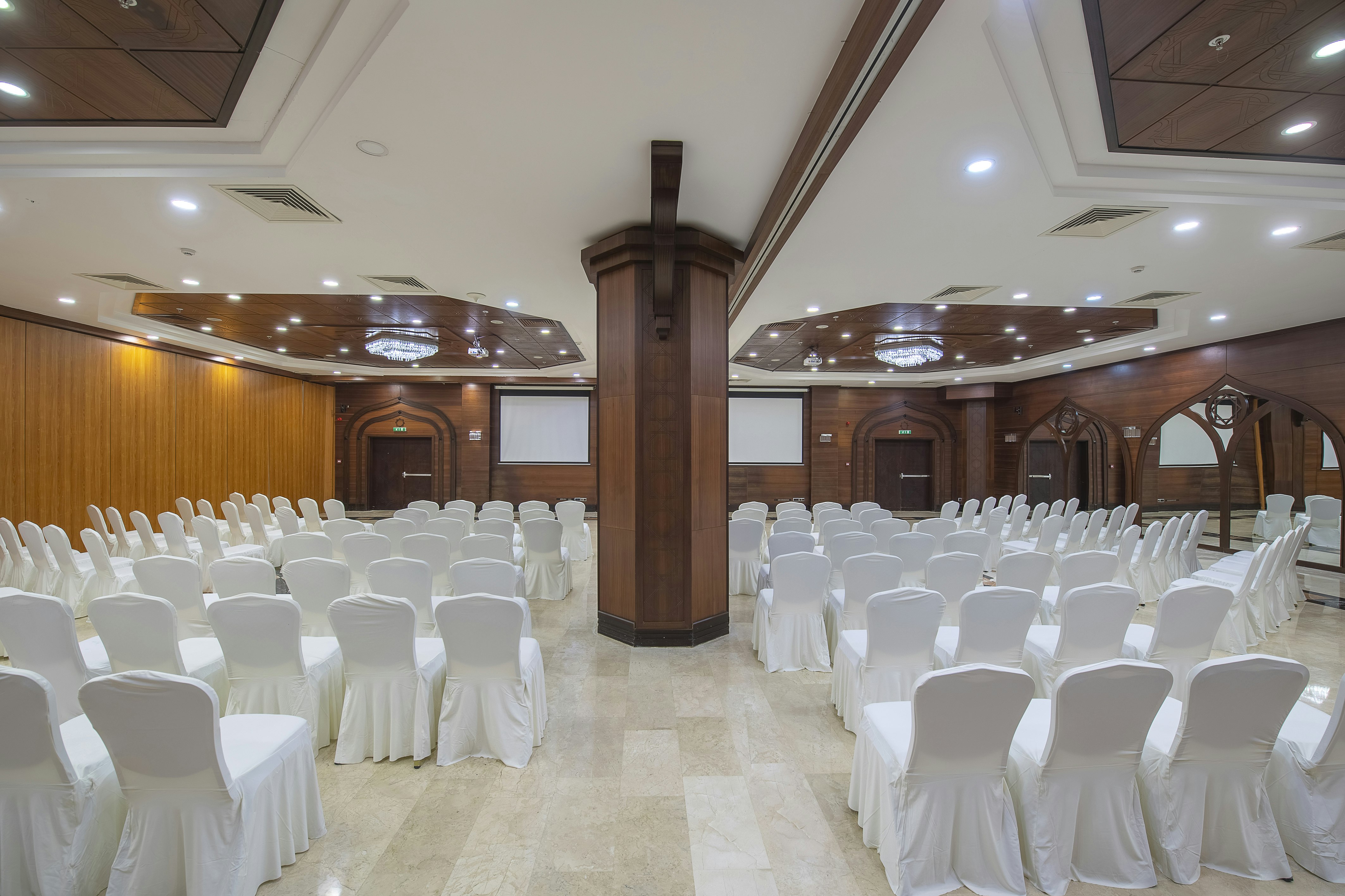 Crowne Plaza Antalya 71/83