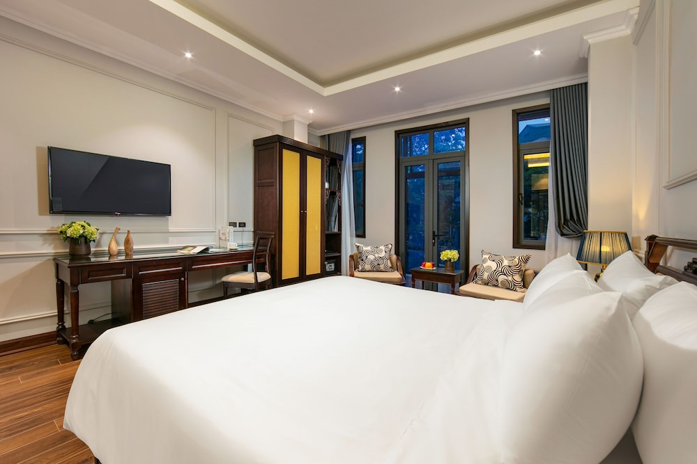 EXECUTIVE, DOUBLE BED, CITY VIEW