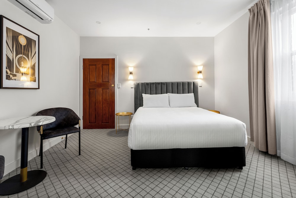 Deluxe, Quadruple, 2 Queen Beds