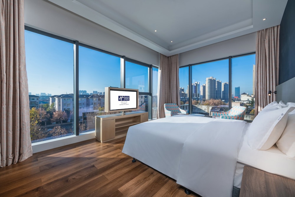 Holiday Inn Express Kaifeng City Center 15/47