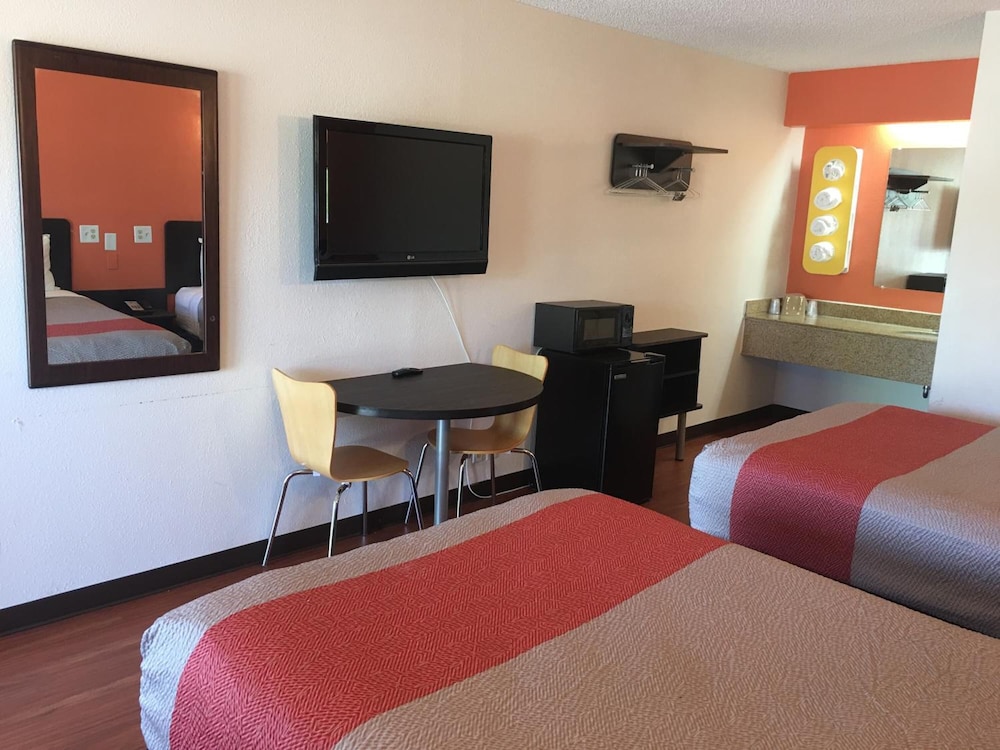 Motel6 Richmond, VA - Midlothian Turnpike 38/46