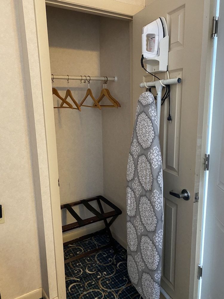 Economy Lodge 682 Main St Sturbridge 7/39