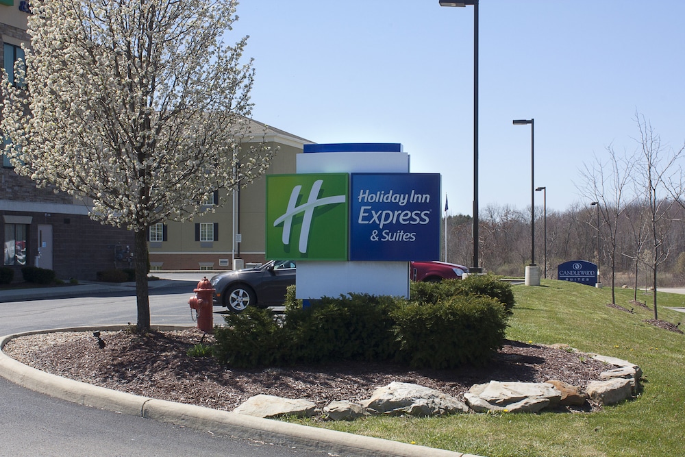 Holiday Inn Express & Suites Youngstown West - Austintown 1/38