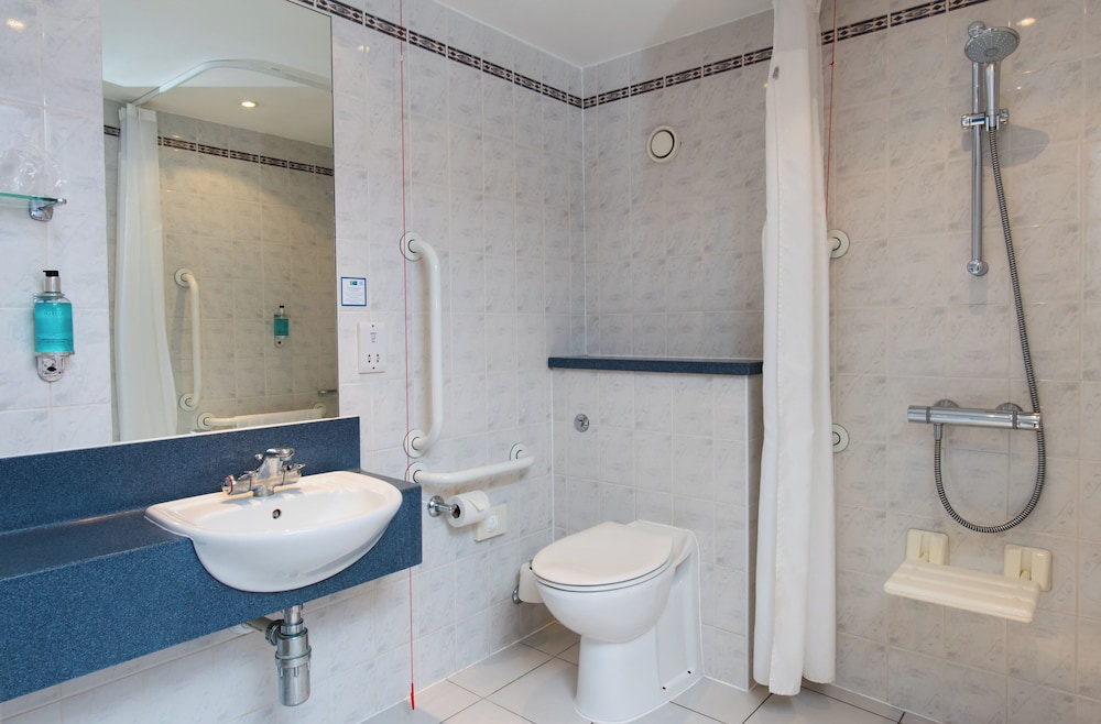 Holiday Inn Express Southampton West 61/64