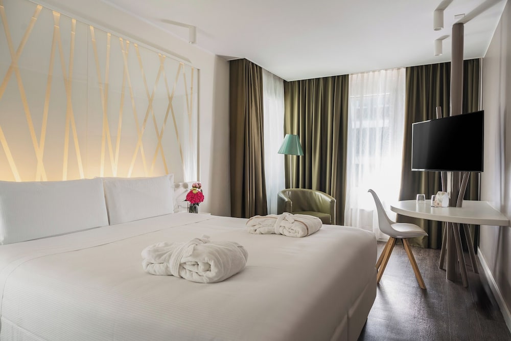 ROOM, DOUBLE BED, BALCONY