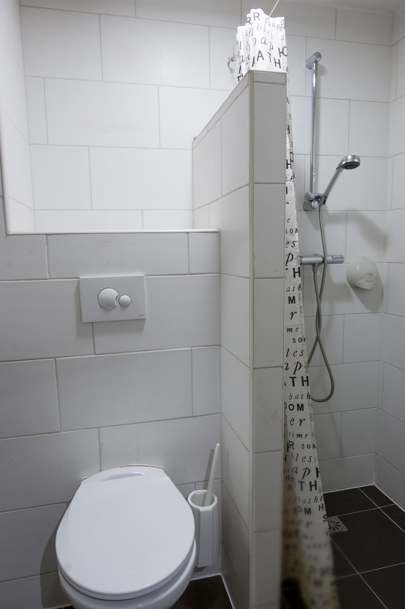 MIXED DORM, 12 PEOPLE, SHARED BATHROOM