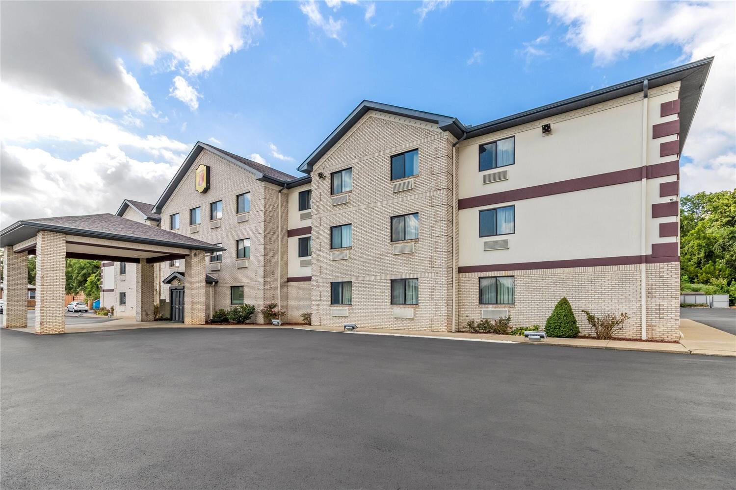 Super 8 by Wyndham Uniontown PA 19/29
