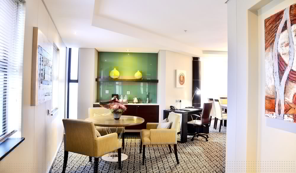 Premier Hotel East London ICC 61/75