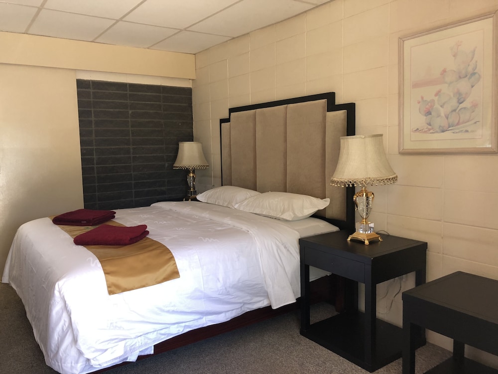 INLAND OASIS MOTEL 31/68