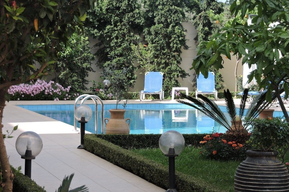 GOLDEN ROSE SUITES 10/62