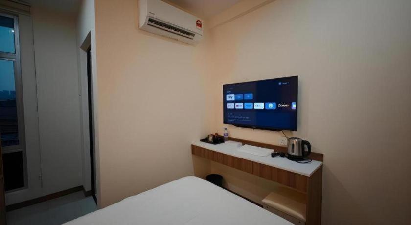 Weiss Hotels Kepong Baru 35/35