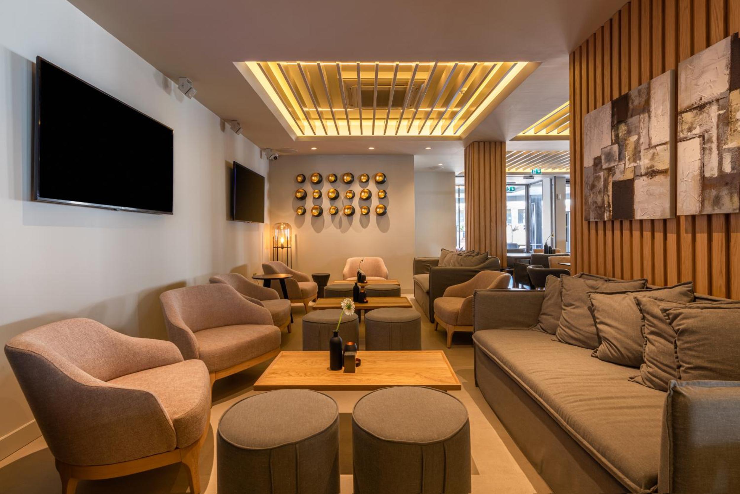 Liquid Hotel Apartments 38/62