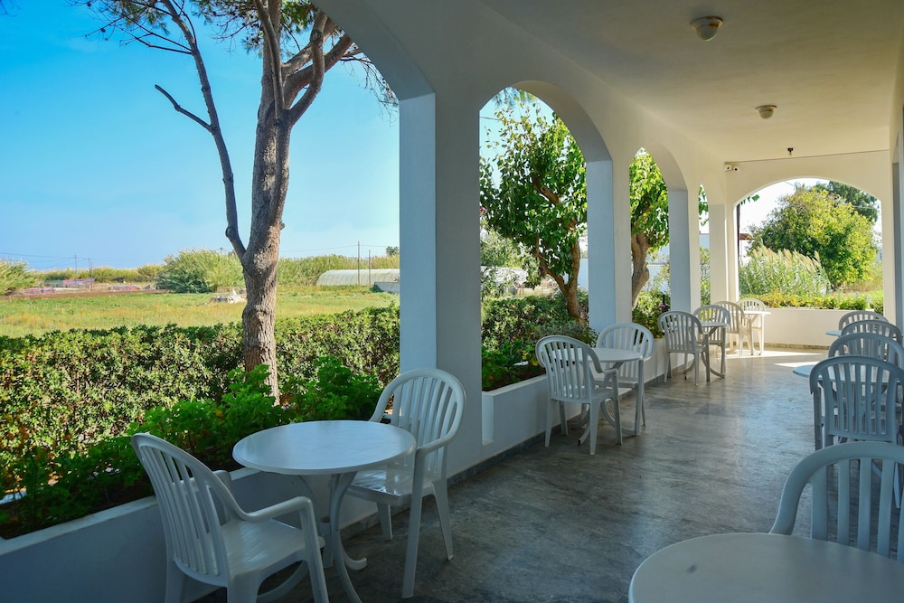 Mantenia Hotel 44/50