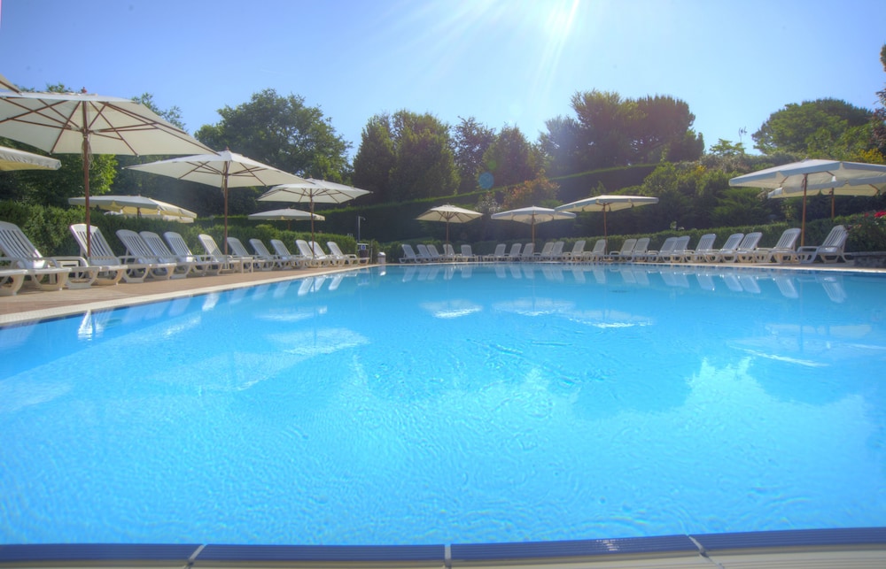 Flaminio Village Bungalow Park Campground 10/71