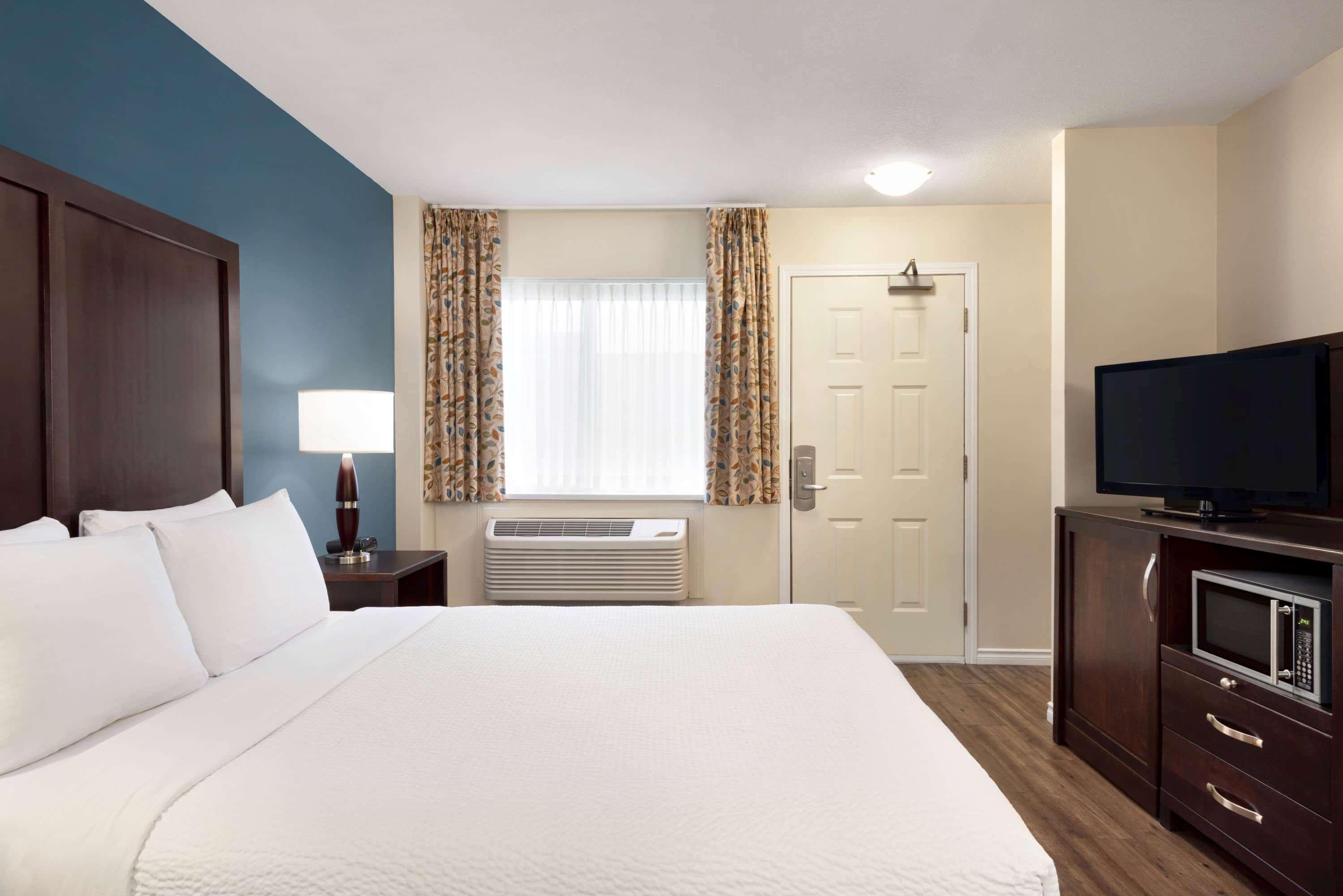 Room, Queen Bed