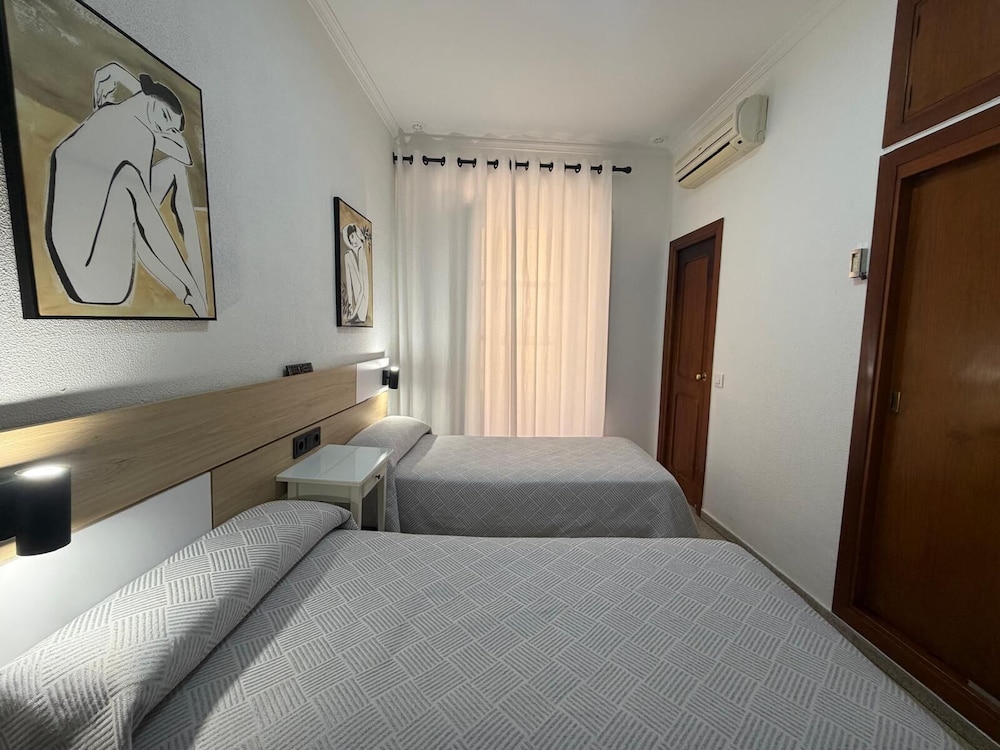 Hostal Bahía 12/50