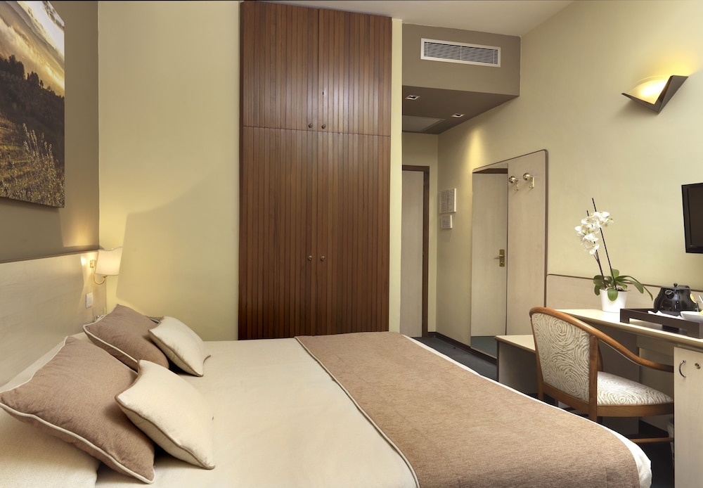Hotel Ristorante Alcide 21/57