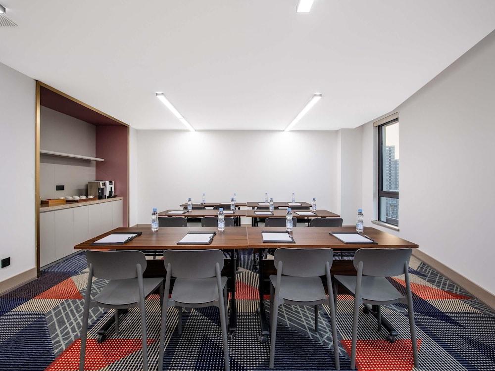 Mercure Chongqing Times Paradise Walk 42/50