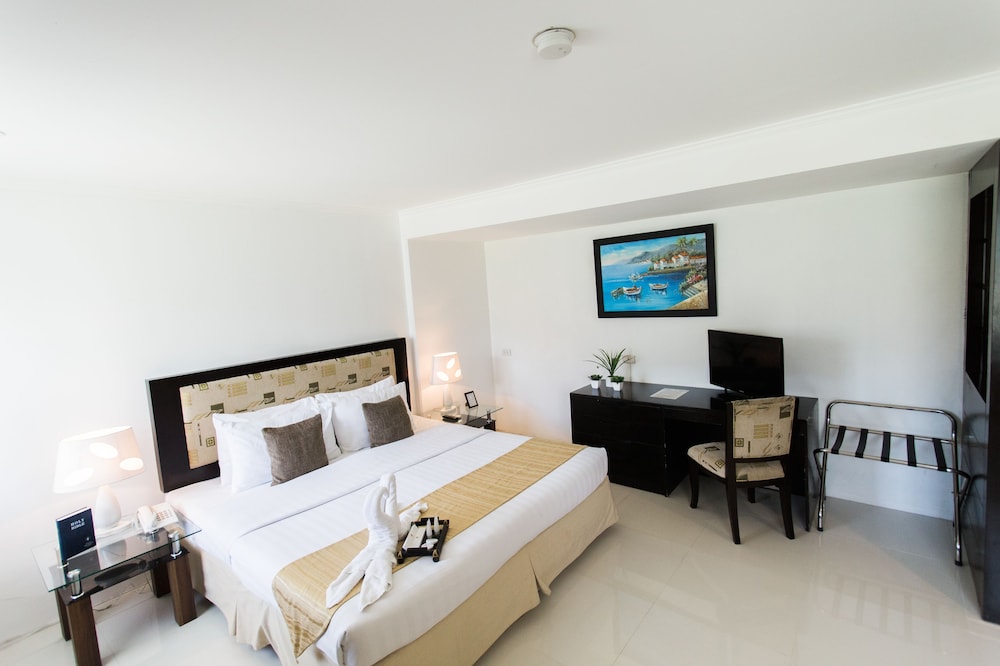 Subic Bay Peninsular Hotel 25/58