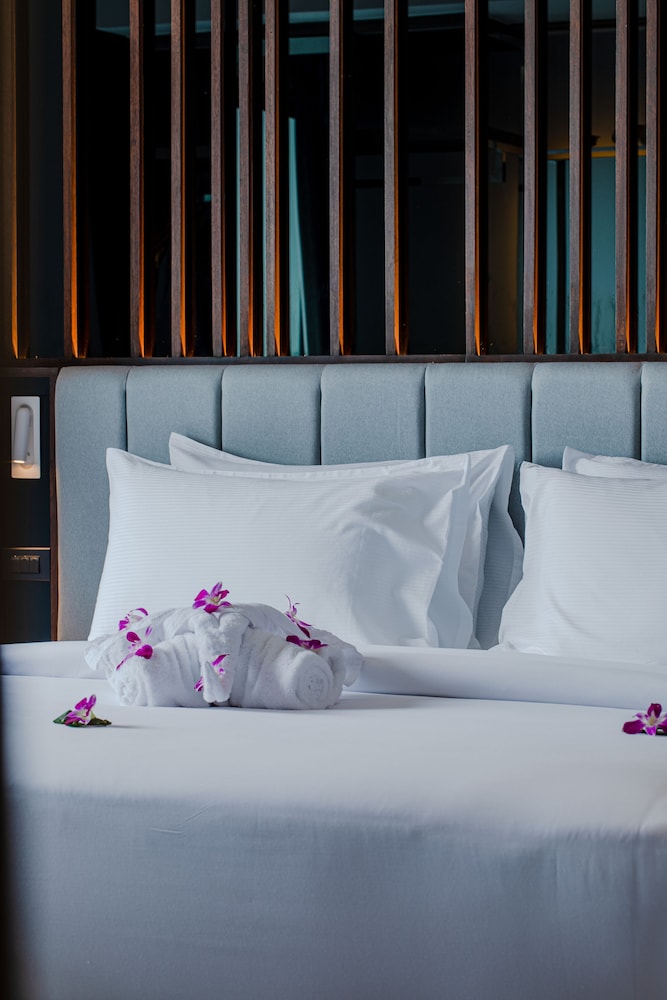 Rak Elegant Hotel Patong 21/69