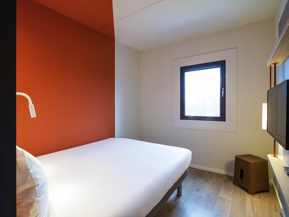Ibis Budget Rotterdam The Hague Airport 11/35