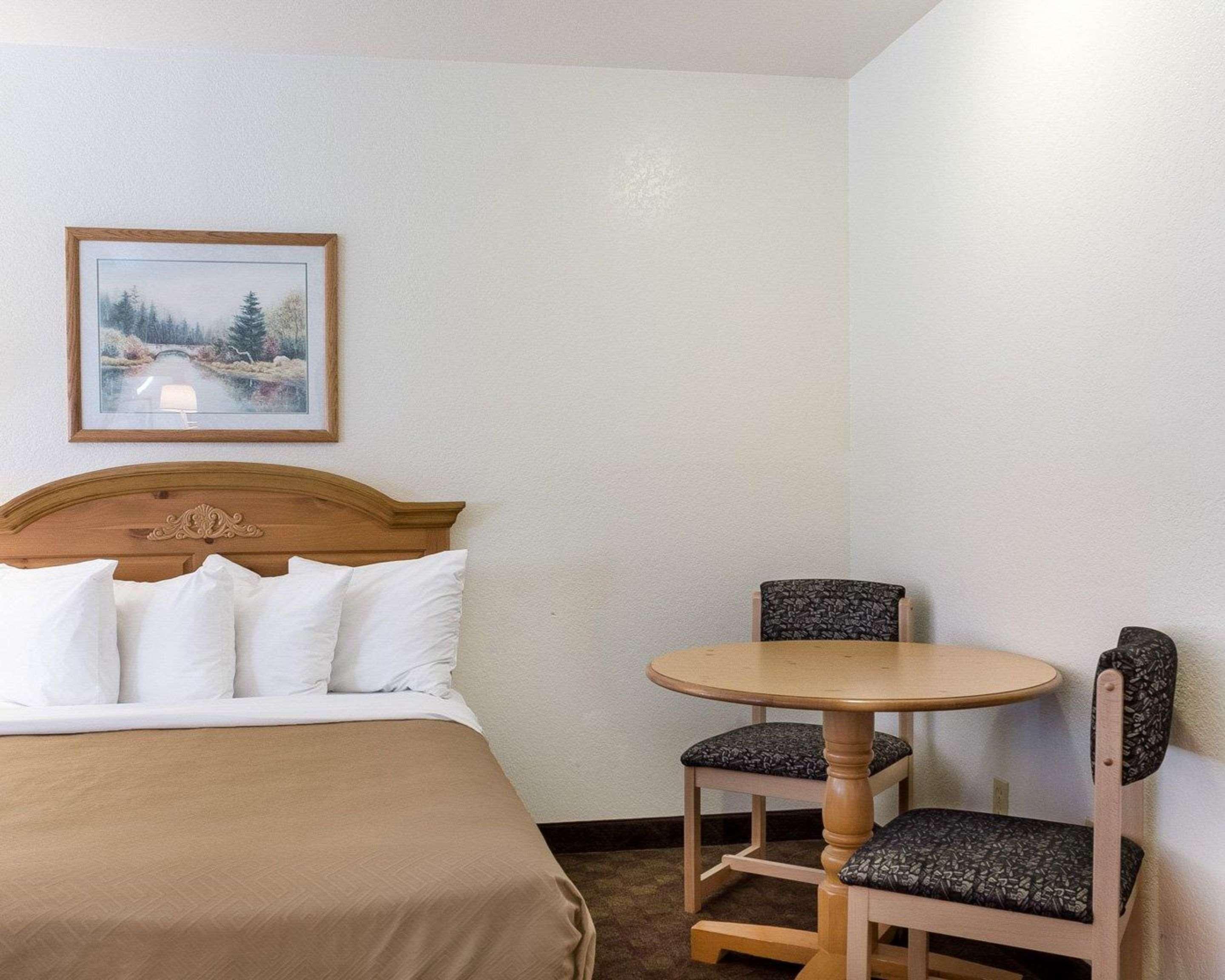 Royal Inn Keystone (ex Econo Lodge Near Mt. Rushmore Memorial) 7/20