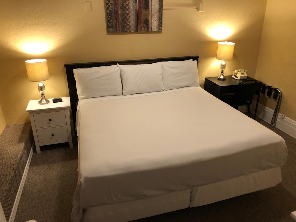 SUPERIOR, KING BED