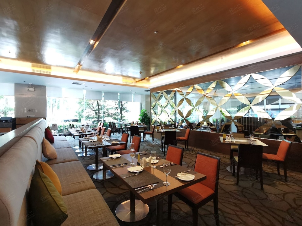 Holiday Inn Donghua 35/49