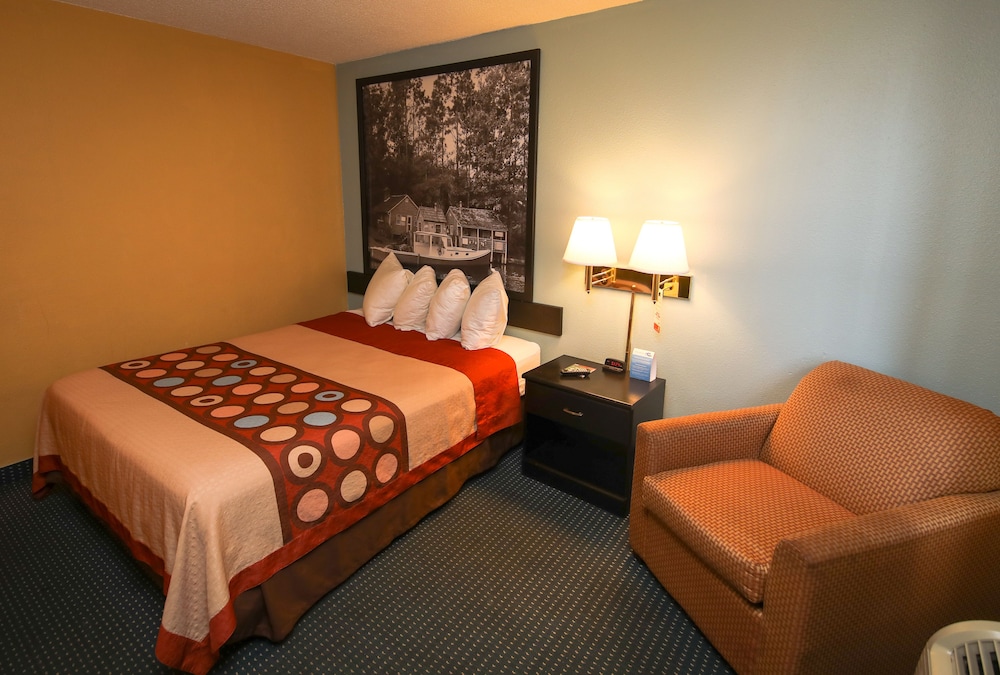 Super 8 by Wyndham Somerset 15/40