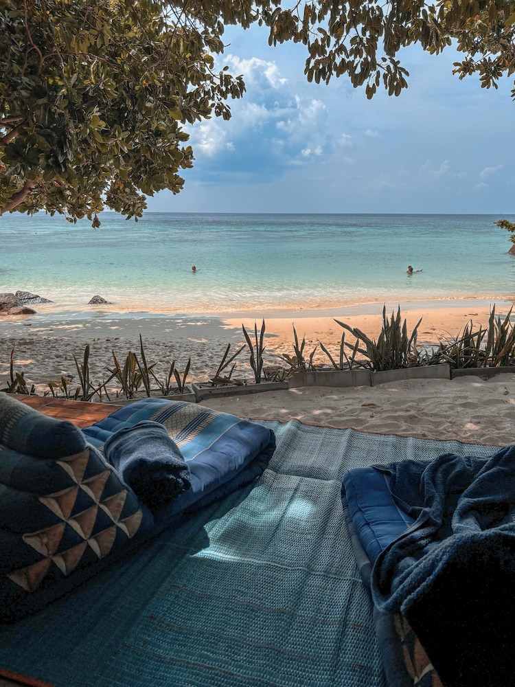 Ten Moons Lipe Resort 39/50