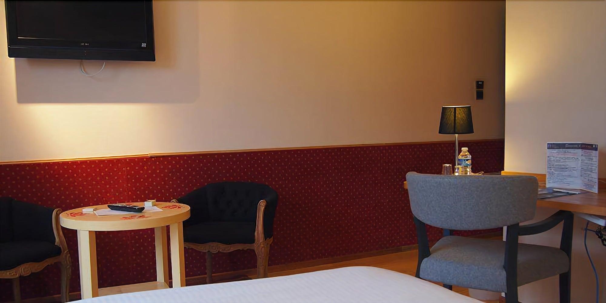 Hotel Les Pages 42/50