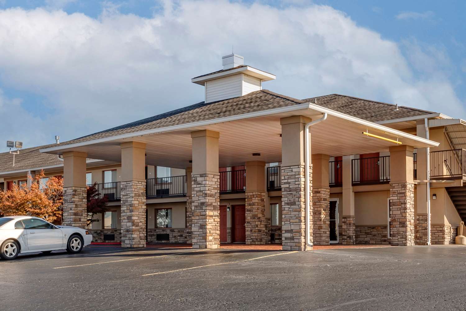 Quality Inn Russellville I-40 23/23