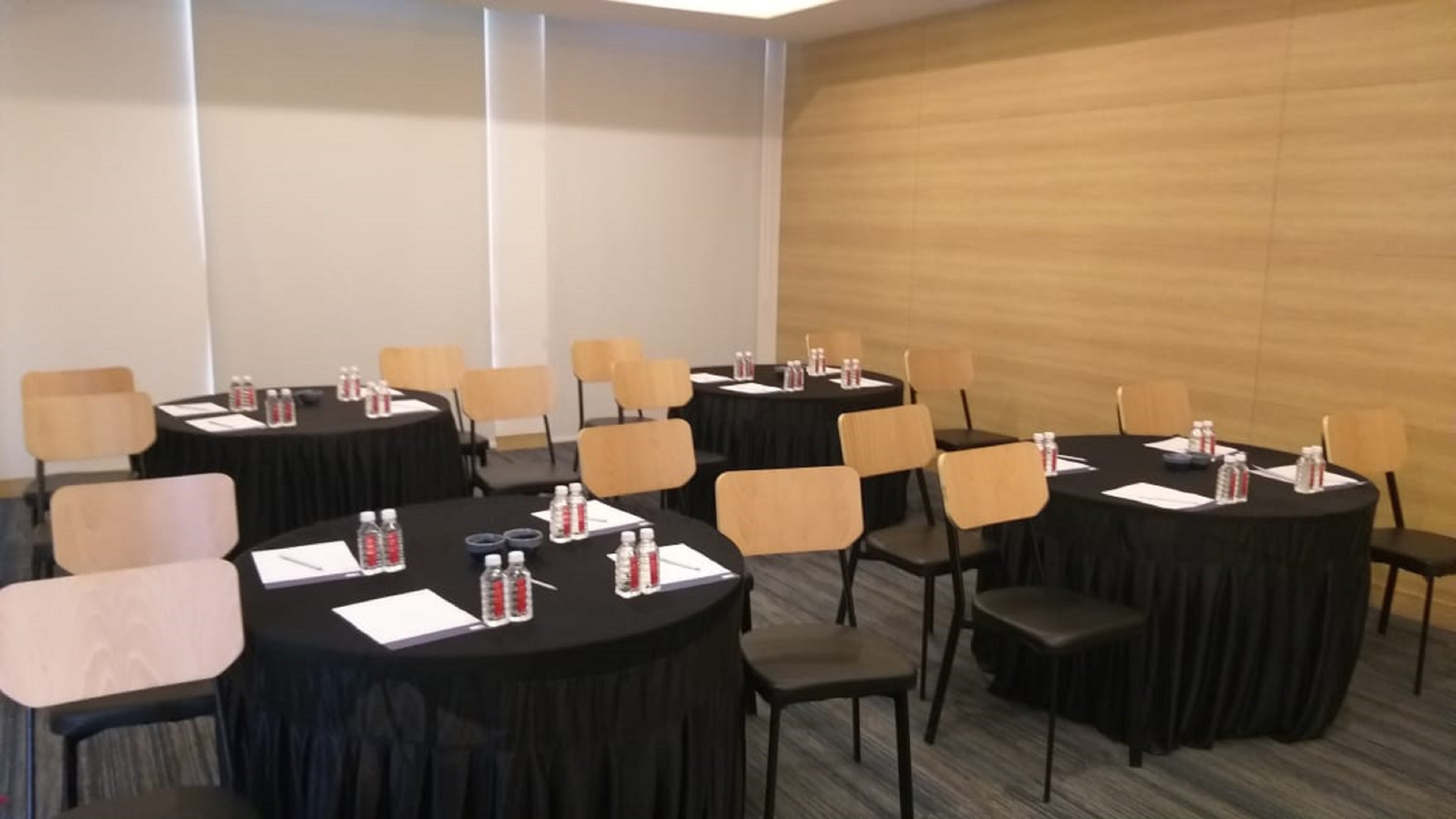 Holiday Inn Express Nashik Indira Nagar 48/56