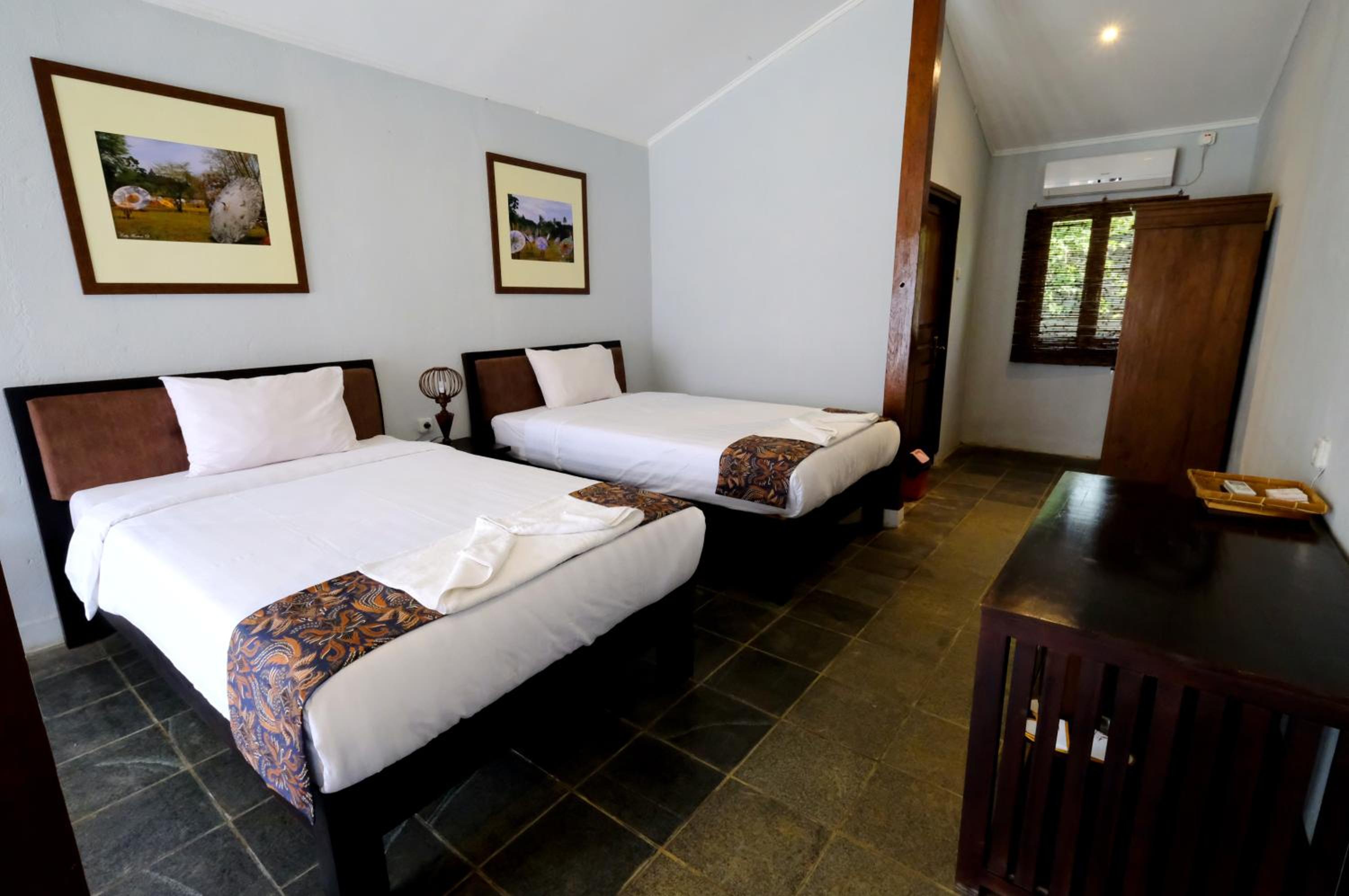 غرفة ديلوكس بسريرين منفصلين، The Nalaya Hotel & Resto 4/10