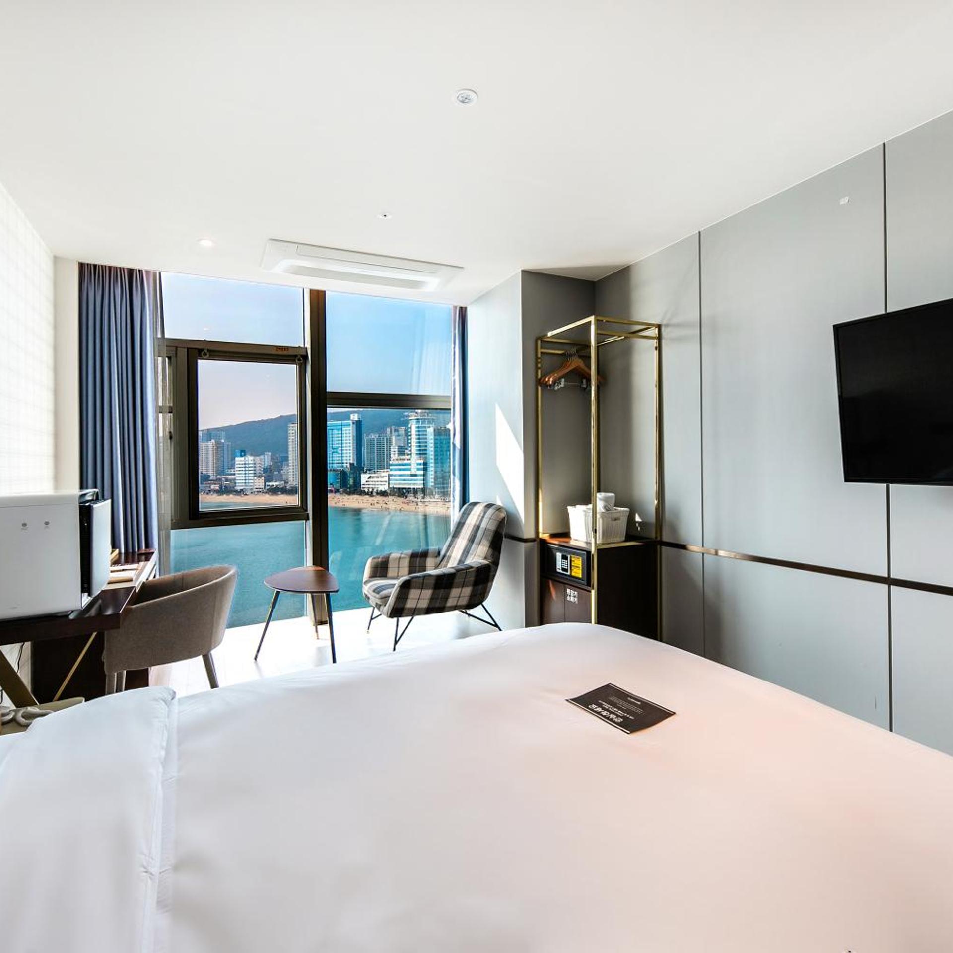 Suite, Sea View 3/5