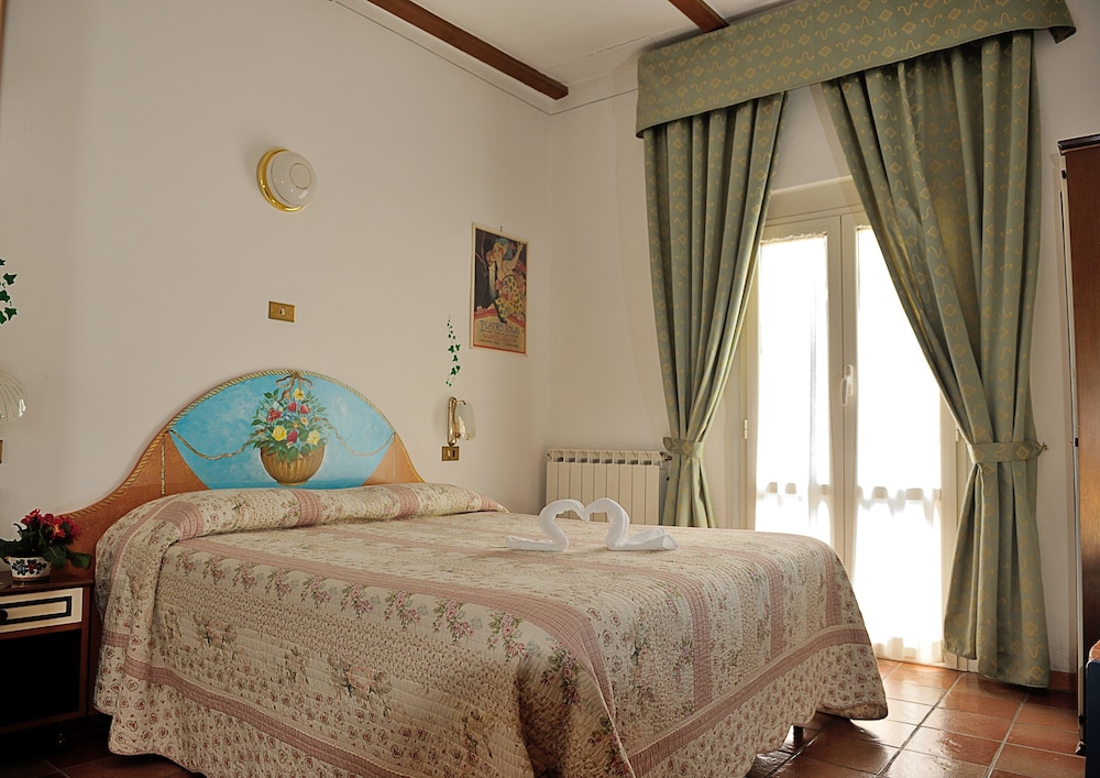 ALBERGO RISTORANTE FERRETTI 4/15