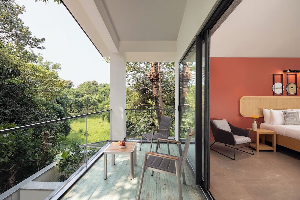 ELIVAAS Cloud 7 4 BHK Villa with Pvt Pool 45/72