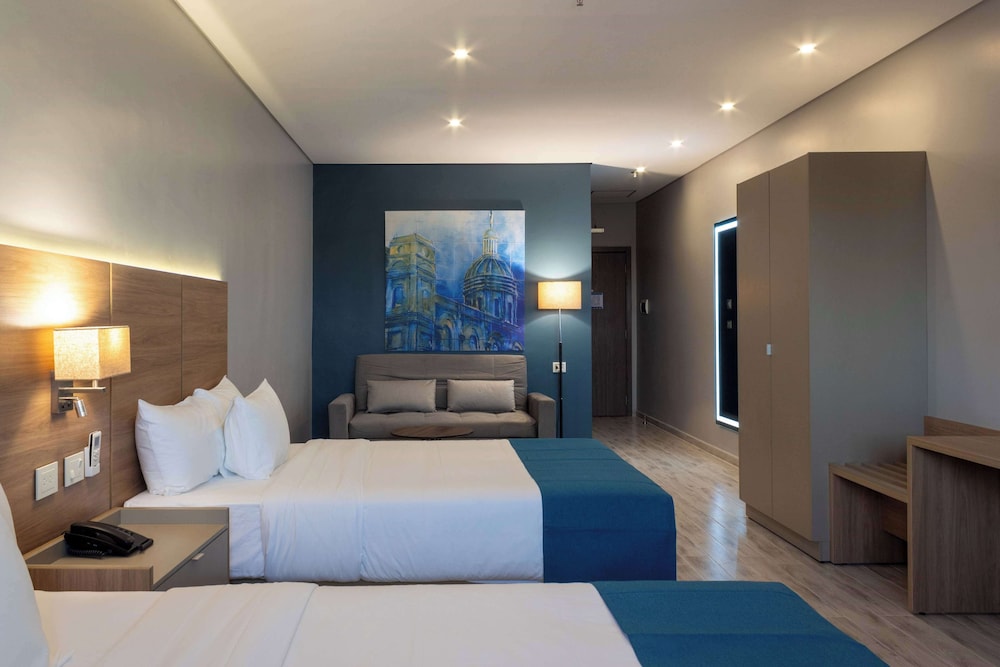 SUPERIOR, 2 DOUBLE BEDS