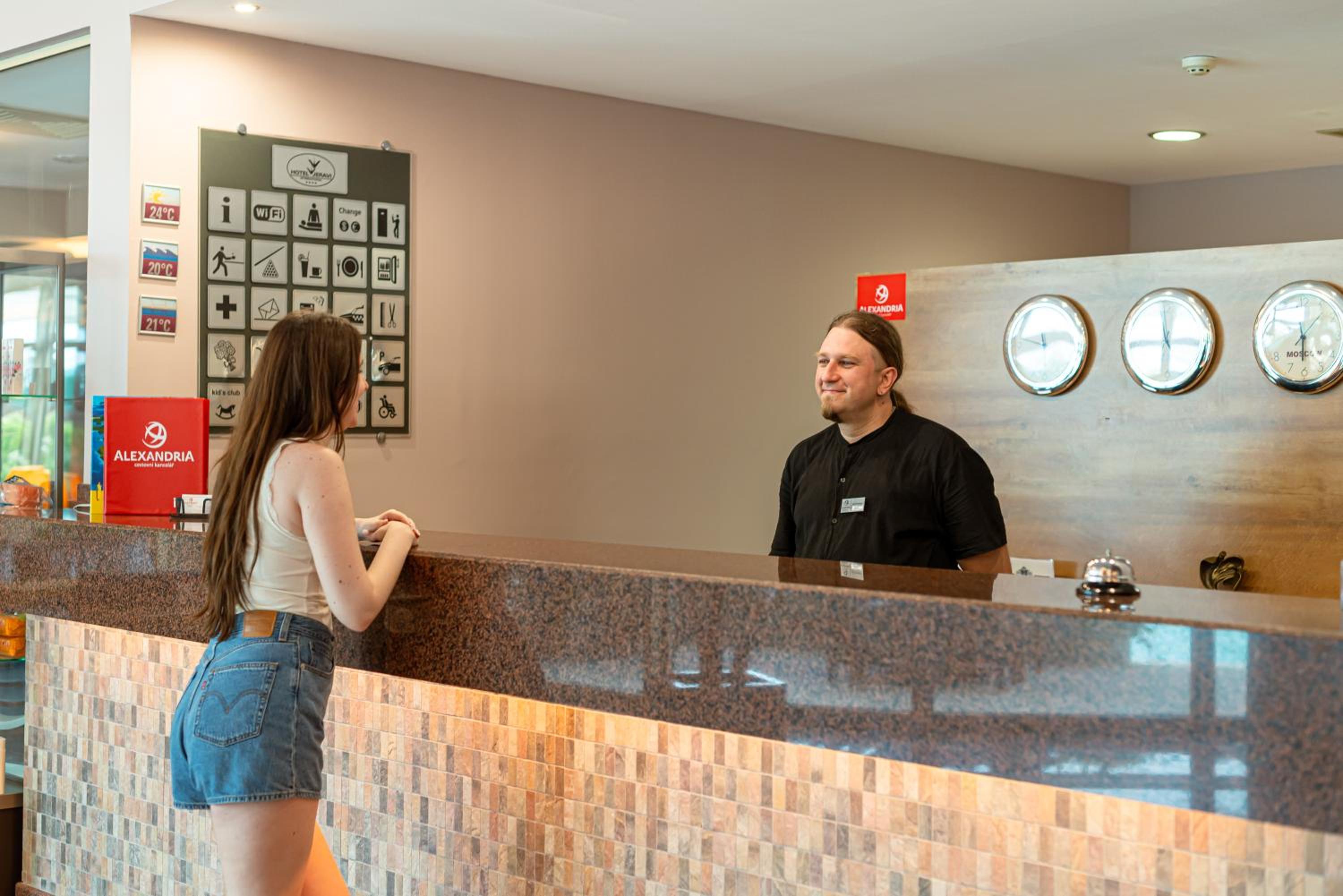 Jeravi Hotel 10/56