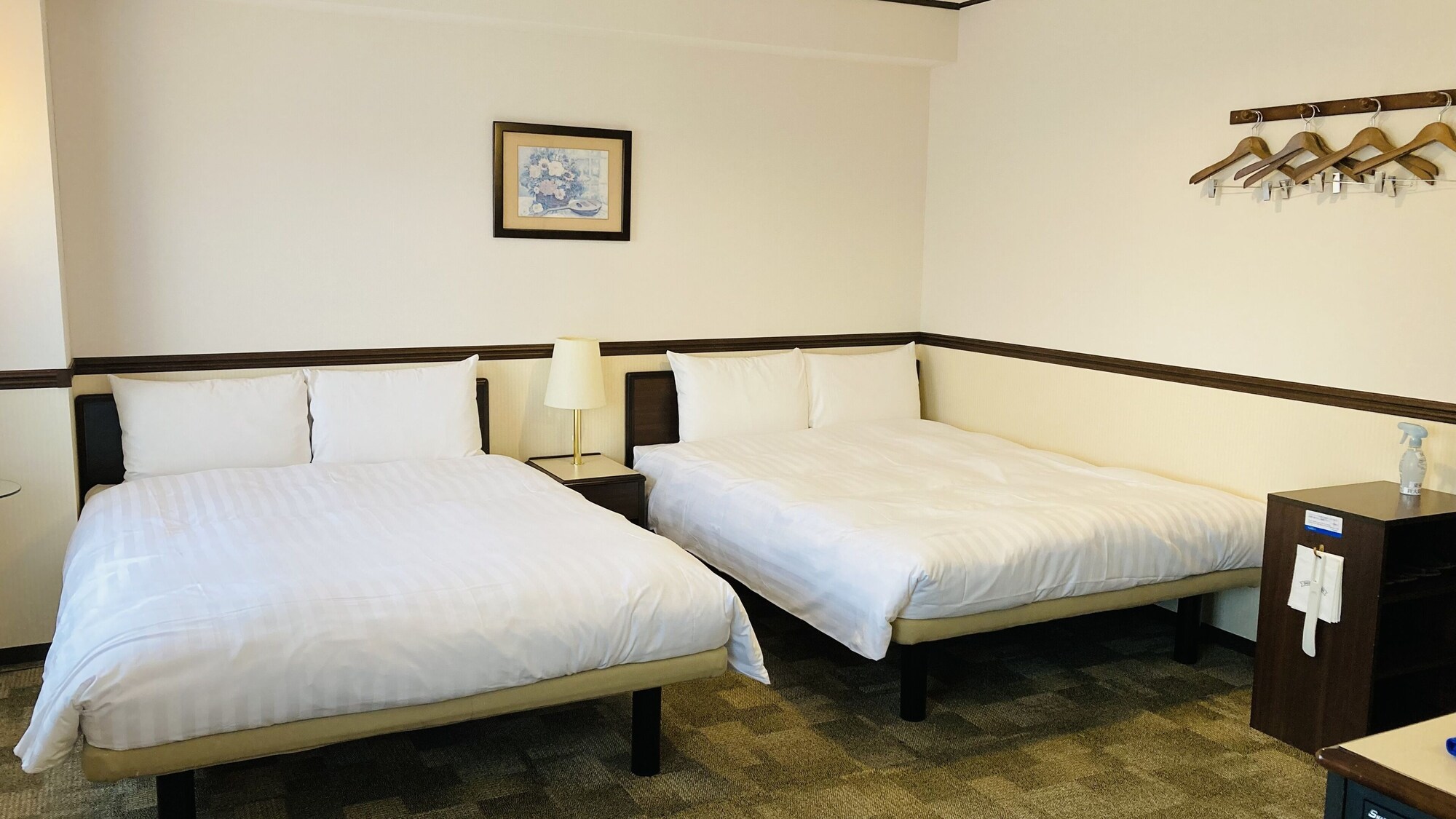 DELUXE, TWIN BEDS, SMOKING