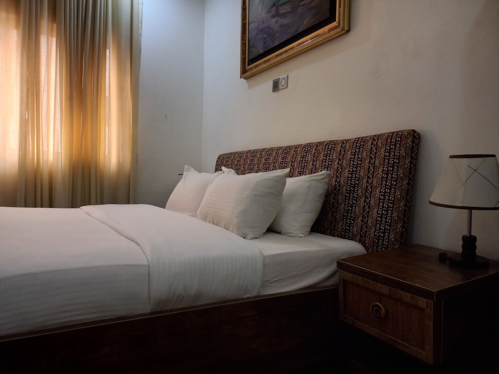 3j Apos S Hotel Ltd 29/64