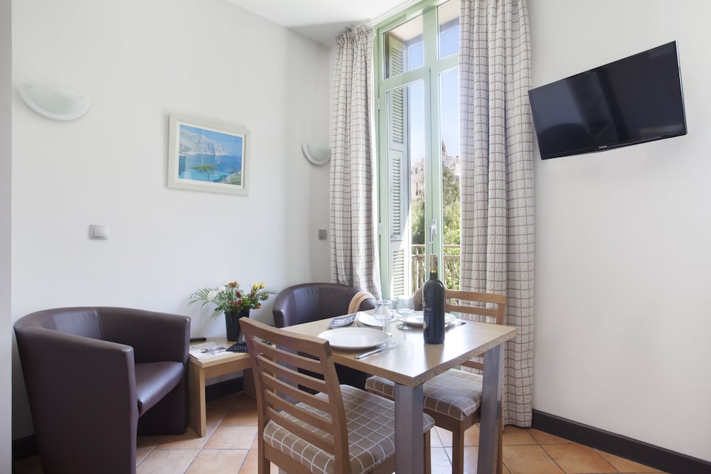 Appart'hotel Odalys City Nice Centre 61/81